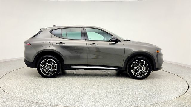2024 Alfa Romeo Tonale Ti EAWD with Premium Interior Package & Power Moonroof - 22968977 - 3