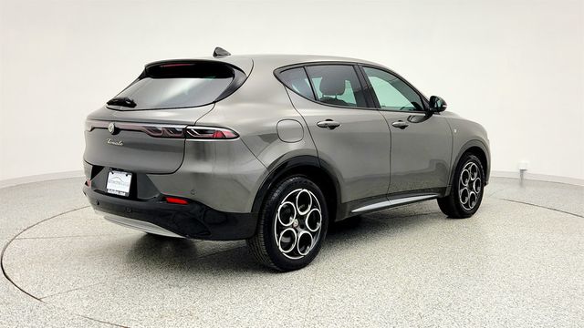 2024 Alfa Romeo Tonale Ti EAWD with Premium Interior Package & Power Moonroof - 22968977 - 4