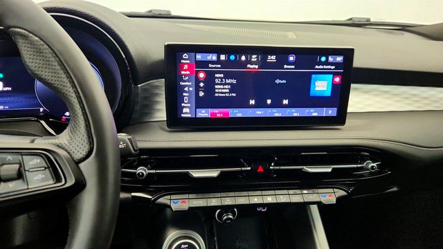 2024 Alfa Romeo Tonale Ti EAWD with Premium Interior Package & Power Moonroof - 22986935 - 17