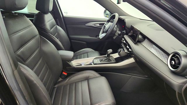 2024 Alfa Romeo Tonale Ti EAWD with Premium Interior Package & Power Moonroof - 22986935 - 24