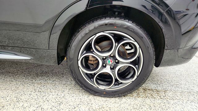 2024 Alfa Romeo Tonale Ti EAWD with Premium Interior Package & Power Moonroof - 22986935 - 8