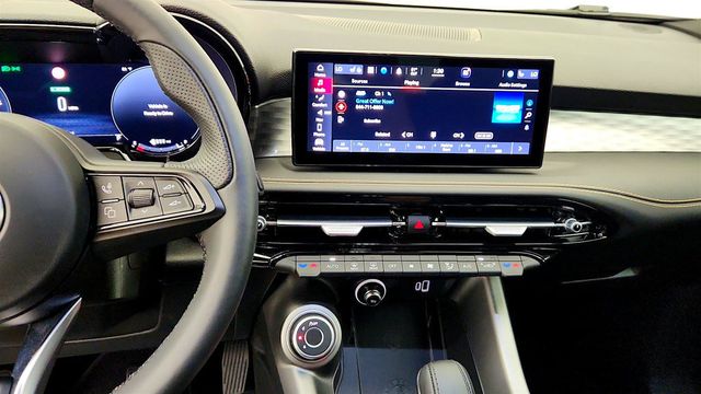 2024 Alfa Romeo Tonale Ti EAWD w/ Power Moonroof - 23082266 - 18