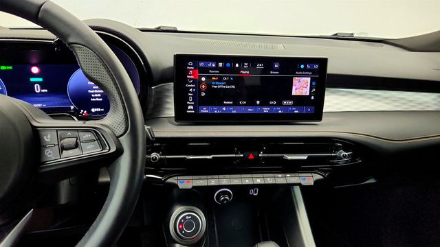 2024 Alfa Romeo Tonale Ti EAWD w/ Power Moonroof - 23033788 - 17