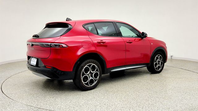 2024 Alfa Romeo Tonale Ti EAWD w/ Power Moonroof - 23033788 - 4