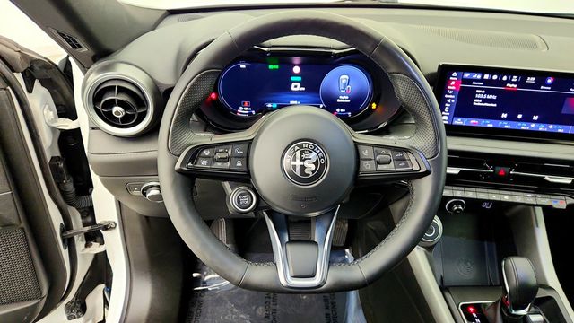 2024 Alfa Romeo Tonale Ti EAWD w/ Premium Interior, Active Assist & Moonroof - 23102069 - 13