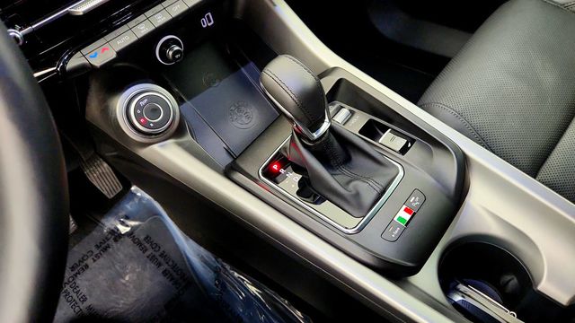 2024 Alfa Romeo Tonale Ti EAWD w/ Premium Interior, Active Assist & Moonroof - 23102069 - 16