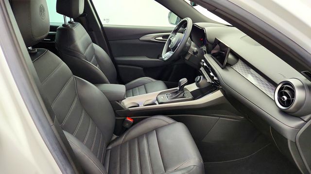 2024 Alfa Romeo Tonale Ti EAWD w/ Premium Interior, Active Assist & Moonroof - 23102069 - 24