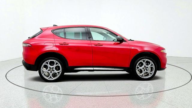 2024 Alfa Romeo Tonale Ti EAWD w/ Premium Interior & Grigio Wheels - 23088097 - 3