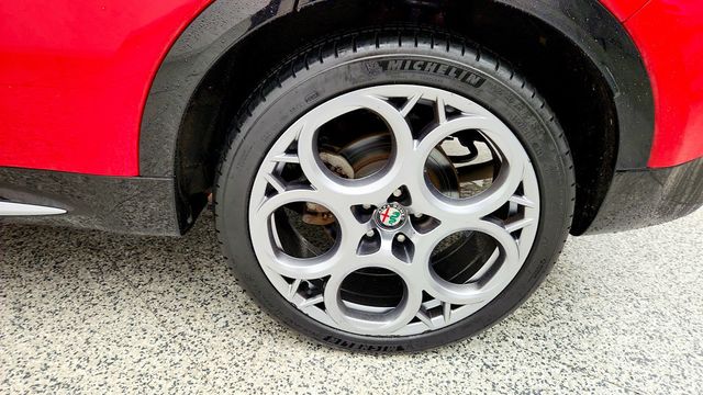 2024 Alfa Romeo Tonale Ti EAWD w/ Premium Interior & Grigio Wheels - 23088097 - 8