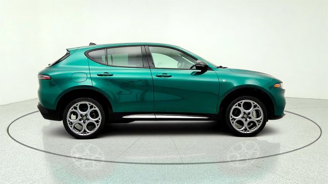 2024 Alfa Romeo Tonale Ti EAWD w/ Premium Interior Pkg & 20'' Wheels - 23047020 - 3