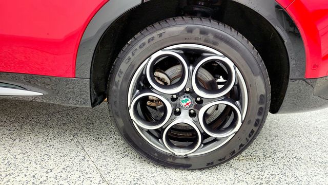 2024 Alfa Romeo Tonale Ti EAWD w/ Premium Interior & Sound and Assist Advanced Packages - 22968505 - 12