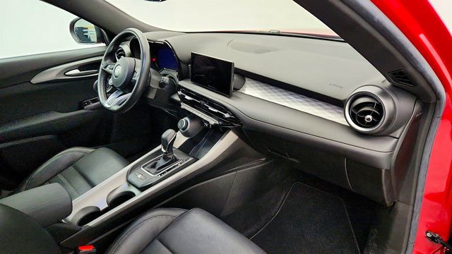 2024 Alfa Romeo Tonale Ti EAWD w/ Premium Interior & Sound and Assist Advanced Packages - 22968505 - 27