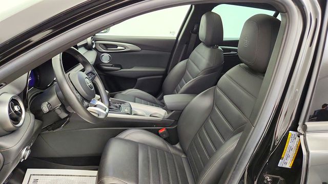 2024 Alfa Romeo Tonale Ti EAWD w/ Premium Interior & Sound Pkg & Active Assist Pkg - 23029353 - 19