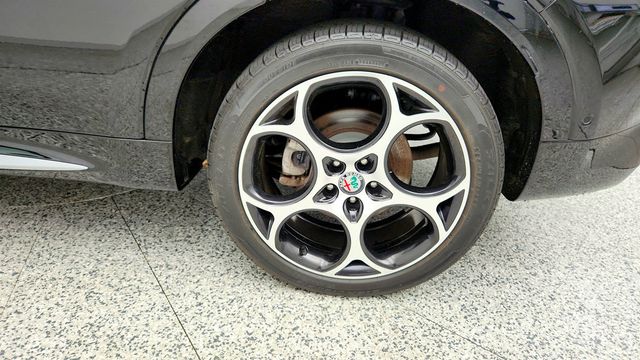 2024 Alfa Romeo Tonale Ti EAWD w/ Premium Interior & Sound Pkg & Active Assist Pkg - 23029353 - 8