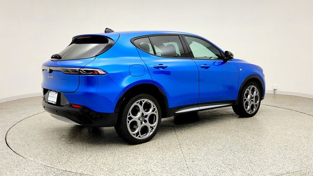 2024 Alfa Romeo Tonale Ti EAWD w/ Premium Interior & Sound Pkg, Active Assist Pkg - 23041712 - 4
