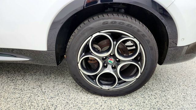 2024 Alfa Romeo Tonale Ti EAWD w/ Premium Interior & Sound Pkg and Active Assist Pkg - 23026228 - 8