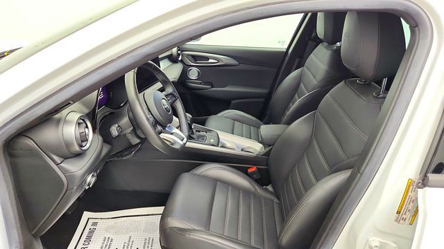 2024 Alfa Romeo Tonale Ti EAWD w/ Premium Interior & Sound Pkg & Moonroof - 23091933 - 18