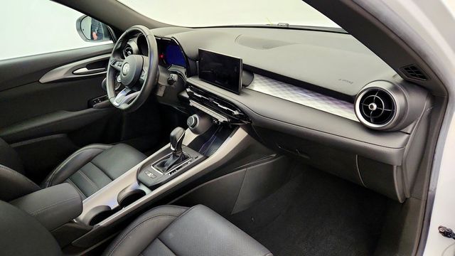 2024 Alfa Romeo Tonale Ti EAWD w/ Premium Interior & Sound Pkg & Moonroof - 23091933 - 23