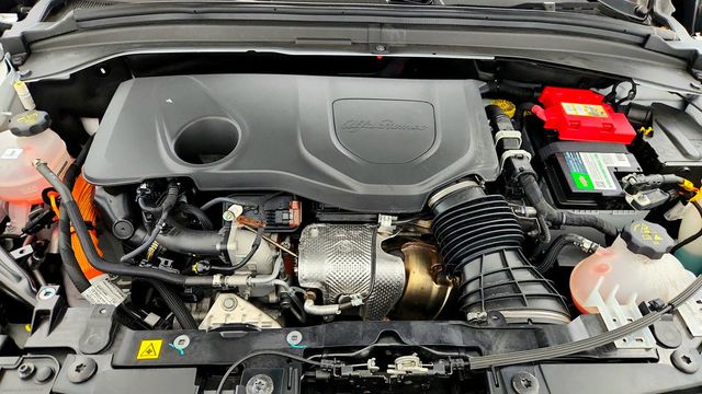 2024 Alfa Romeo Tonale Ti EAWD w/ Premium Interior & Sound Pkg & Moonroof - 23091933 - 25