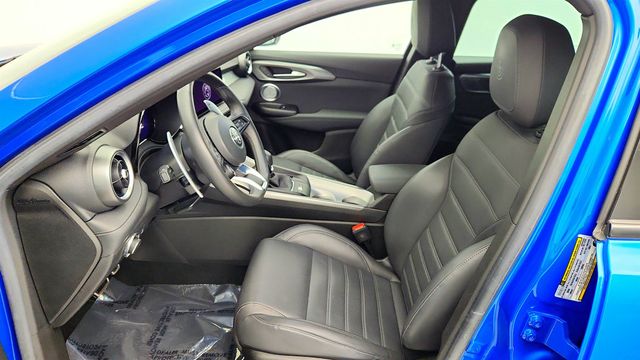 2024 Alfa Romeo Tonale Ti Veloce EAWD w/ Premium Interior & Sound +Assist Advanced Pkgs - 22968482 - 24