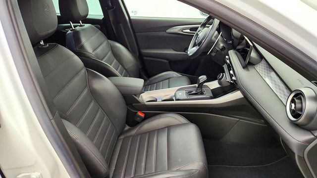 2024 Alfa Romeo Tonale Veloce EAWD w/ Active Assist & Premium Interior Pkgs - 23084980 - 23