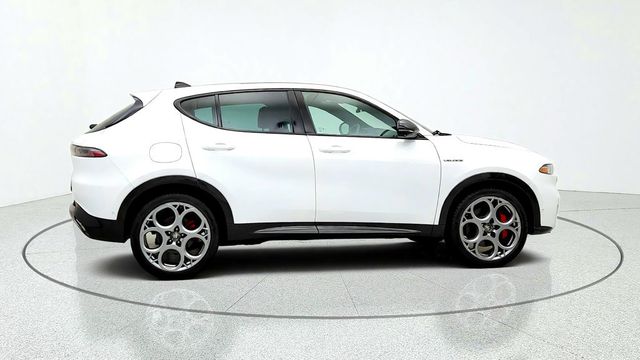 2024 Alfa Romeo Tonale Veloce EAWD w/ Active Assist & Premium Interior Pkgs - 23084980 - 3