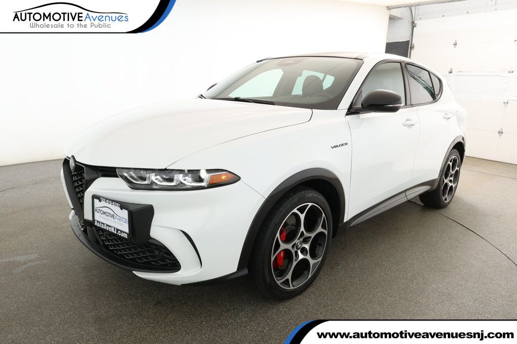 2024 Alfa Romeo Tonale Veloce EAWD with Power Moonroof - 22929966 | Video 1