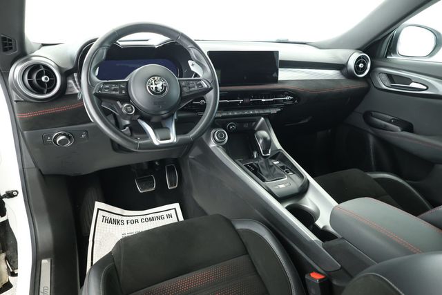 2024 Alfa Romeo Tonale Veloce EAWD with Power Moonroof - 22929966 - 10