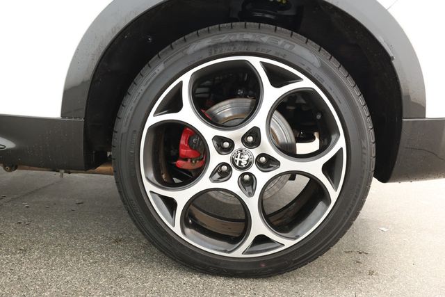 2024 Alfa Romeo Tonale Veloce EAWD with Power Moonroof - 22929966 - 6