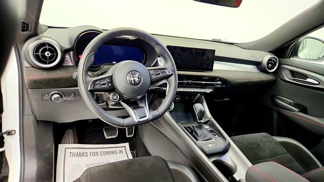 2024 Alfa Romeo Tonale Veloce EAWD with Power Moonroof - 23034799 - 11