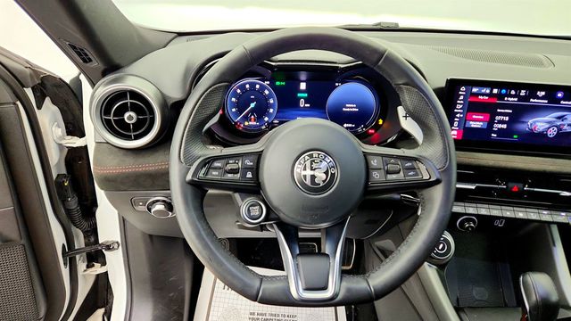 2024 Alfa Romeo Tonale Veloce EAWD with Power Moonroof - 23034799 - 12