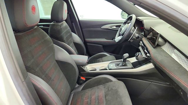 2024 Alfa Romeo Tonale Veloce EAWD w/ Power Moonroof - 23035153 - 22
