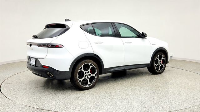 2024 Alfa Romeo Tonale Veloce EAWD w/ Power Moonroof - 23035153 - 4