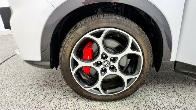 2024 Alfa Romeo Tonale Veloce EAWD w/ Power Moonroof - 23035153 - 8
