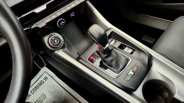 2024 Alfa Romeo Tonale Veloce EAWD w/ Premium Interior & Sound Package and 20'' Wheels - 23011352 - 15