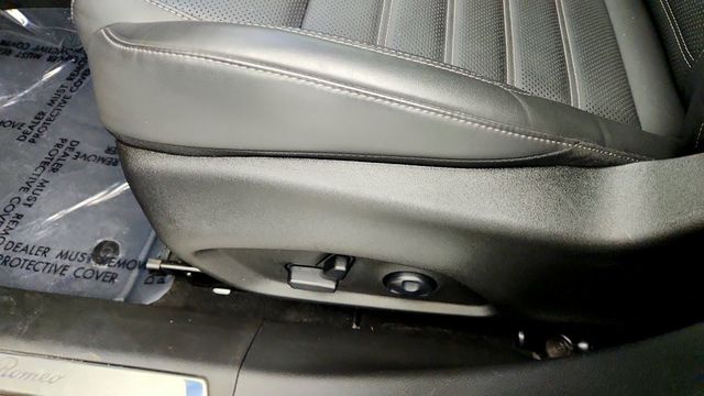 2024 Alfa Romeo Tonale Veloce EAWD w/ Premium Interior & Sound Pkg & 20'' Wheels - 23099936 - 11