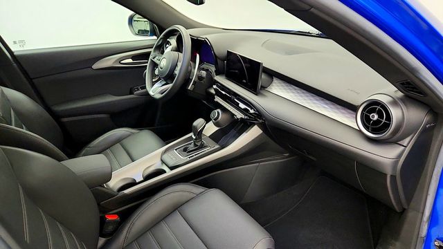 2024 Alfa Romeo Tonale Veloce EAWD w/ Premium Interior & Sound Pkg & 20'' Wheels - 23099936 - 25