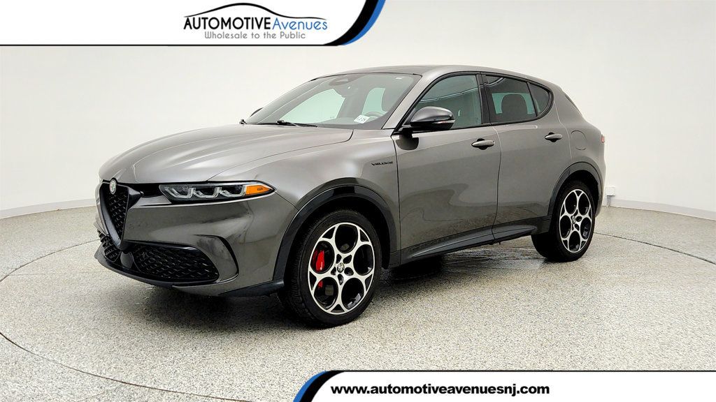 2024 Alfa Romeo Tonale Veloce EAWD w/ Premium Interior & Sound Pkg + Power Sunroof - 23027520 | Video 1