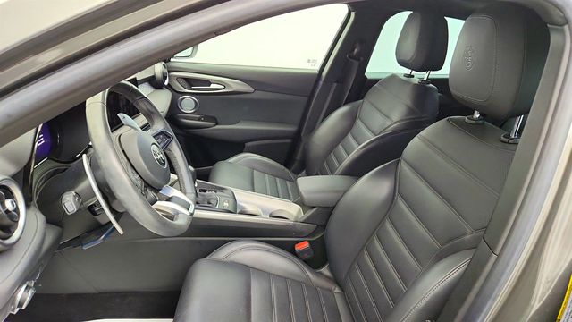 2024 Alfa Romeo Tonale Veloce EAWD w/ Premium Interior & Sound Pkg + Power Sunroof - 23027520 - 18