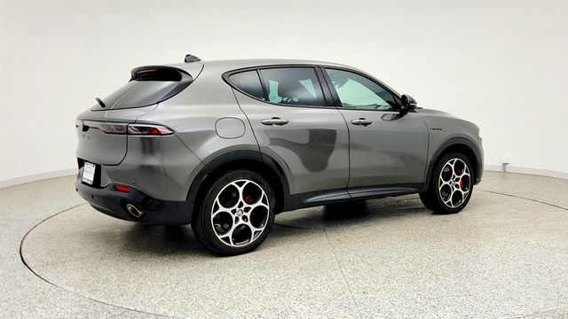 2024 Alfa Romeo Tonale Veloce EAWD w/ Premium Interior & Sound Pkg + Power Sunroof - 23027520 - 4