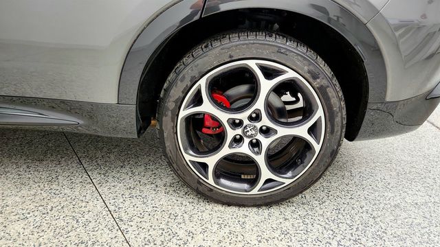 2024 Alfa Romeo Tonale Veloce EAWD w/ Premium Interior & Sound Pkg + Power Sunroof - 23027520 - 8