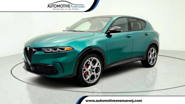 2024 Alfa Romeo Tonale Veloce EAWD w/ Premium Interior & Sound Pkg + Power Sunroof - 23029476 - 0