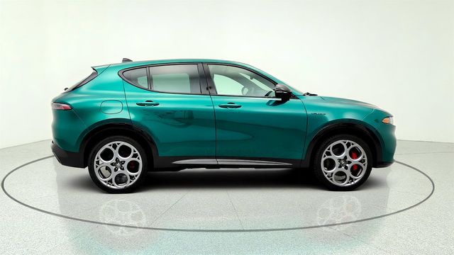 2024 Alfa Romeo Tonale Veloce EAWD w/ Premium Interior & Sound Pkg + Power Sunroof - 23029476 - 3