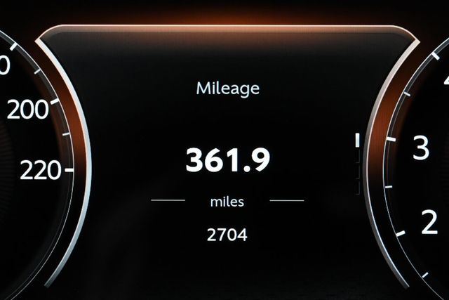 2024 Aston Martin DB12 Coupe - 23008210 - 11