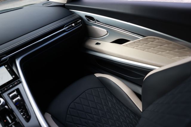 2024 Aston Martin DB12 Coupe - 23070845 - 28