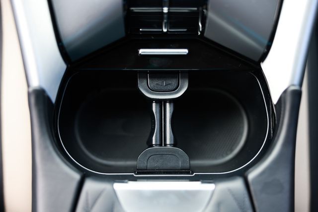 2024 Aston Martin DB12 Coupe - 23070845 - 51