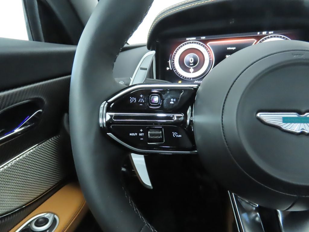2024 Aston Martin DB12 photo 11