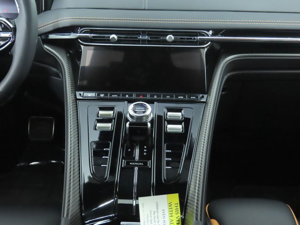 2024 Aston Martin DB12 photo 14