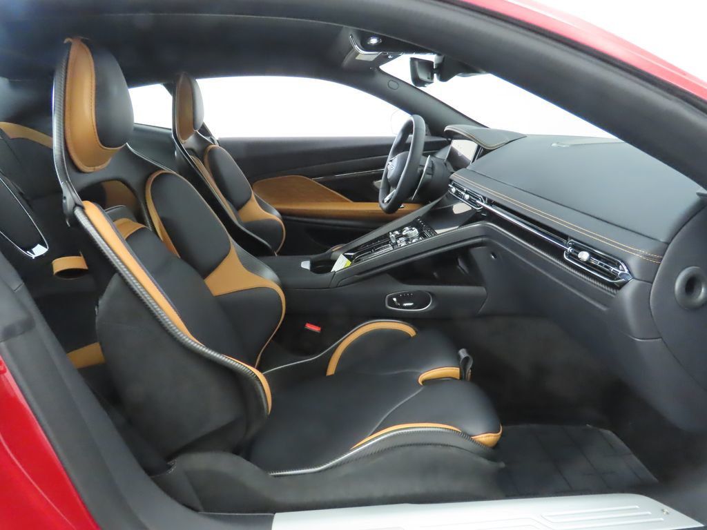2024 Aston Martin DB12 photo 19