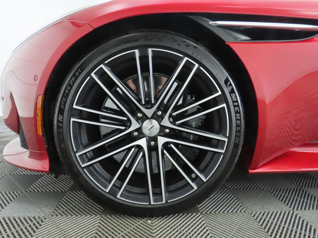 2024 Aston Martin DB12 photo 27